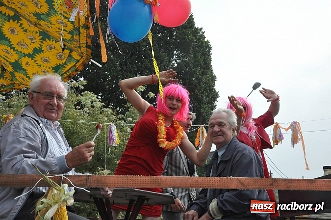 Zdjęcie w galerii na portalu naszraciborz.pl: Korowód jak z Bieńkowic do Raciborza, czyli powiatowe dożynki 2014 wiadomości z regionu