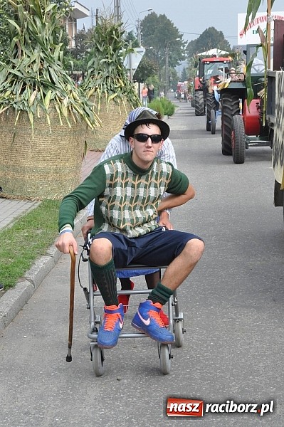 Zdjęcie w galerii na portalu naszraciborz.pl: Korowód jak z Bieńkowic do Raciborza, czyli powiatowe dożynki 2014 wiadomości z regionu