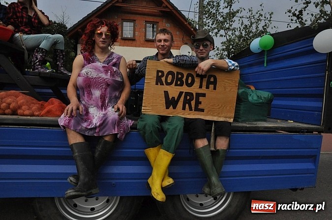 Zdjęcie w galerii na portalu naszraciborz.pl: Korowód jak z Bieńkowic do Raciborza, czyli powiatowe dożynki 2014 wiadomości z regionu