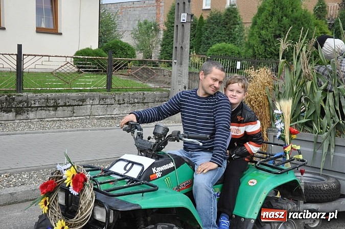 Zdjęcie w galerii na portalu naszraciborz.pl: Korowód jak z Bieńkowic do Raciborza, czyli powiatowe dożynki 2014 wiadomości z regionu