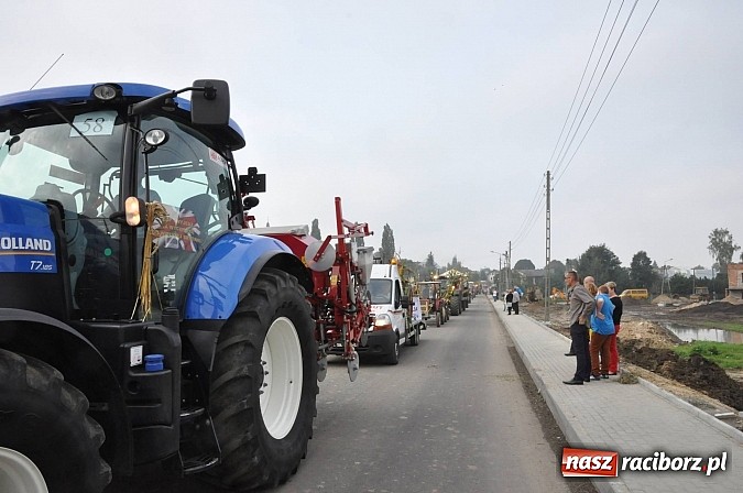 Zdjęcie w galerii na portalu naszraciborz.pl: Korowód jak z Bieńkowic do Raciborza, czyli powiatowe dożynki 2014 wiadomości z regionu