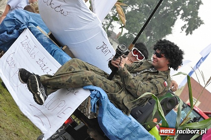 Zdjęcie w galerii na portalu naszraciborz.pl: Korowód jak z Bieńkowic do Raciborza, czyli powiatowe dożynki 2014 wiadomości z regionu