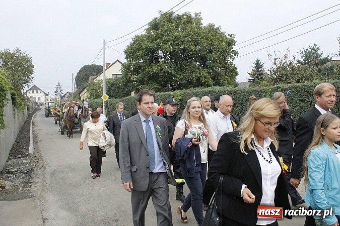 Zdjęcie w galerii na portalu naszraciborz.pl: Korowód jak z Bieńkowic do Raciborza, czyli powiatowe dożynki 2014 wiadomości z regionu