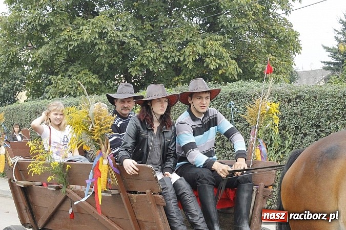 Zdjęcie w galerii na portalu naszraciborz.pl: Korowód jak z Bieńkowic do Raciborza, czyli powiatowe dożynki 2014 wiadomości z regionu