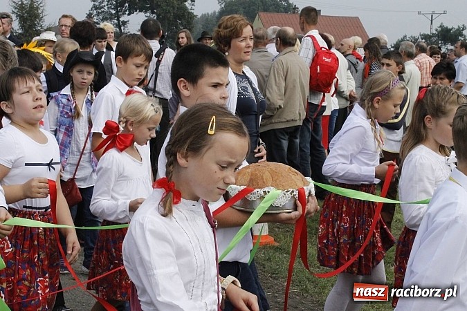 Zdjęcie w galerii na portalu naszraciborz.pl: Korowód jak z Bieńkowic do Raciborza, czyli powiatowe dożynki 2014 wiadomości z regionu