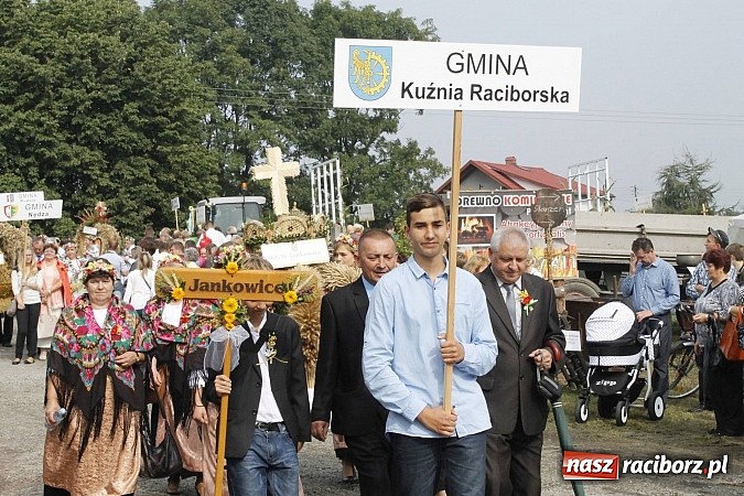 Zdjęcie w galerii na portalu naszraciborz.pl: Korowód jak z Bieńkowic do Raciborza, czyli powiatowe dożynki 2014 wiadomości z regionu
