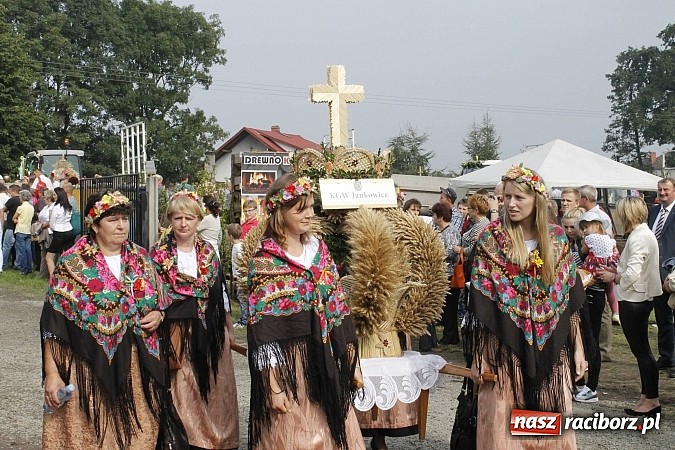 Zdjęcie w galerii na portalu naszraciborz.pl: Korowód jak z Bieńkowic do Raciborza, czyli powiatowe dożynki 2014 wiadomości z regionu