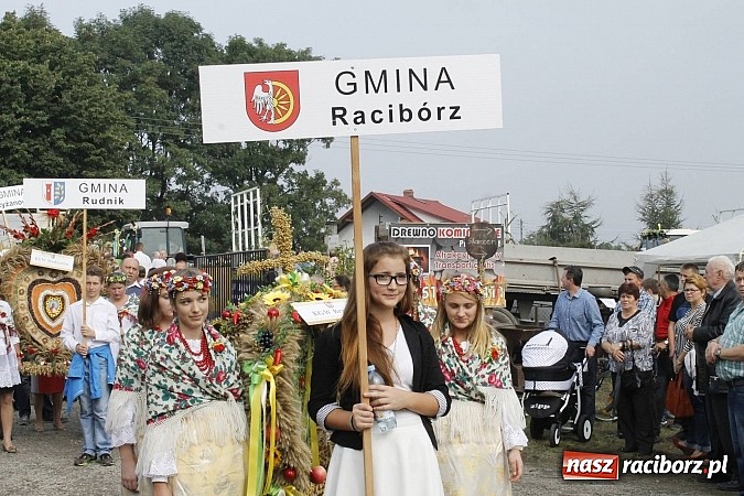 Zdjęcie w galerii na portalu naszraciborz.pl: Korowód jak z Bieńkowic do Raciborza, czyli powiatowe dożynki 2014 wiadomości z regionu
