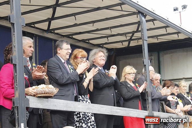 Zdjęcie w galerii na portalu naszraciborz.pl: Korowód jak z Bieńkowic do Raciborza, czyli powiatowe dożynki 2014 wiadomości z regionu