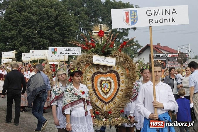 Zdjęcie w galerii na portalu naszraciborz.pl: Korowód jak z Bieńkowic do Raciborza, czyli powiatowe dożynki 2014 wiadomości z regionu