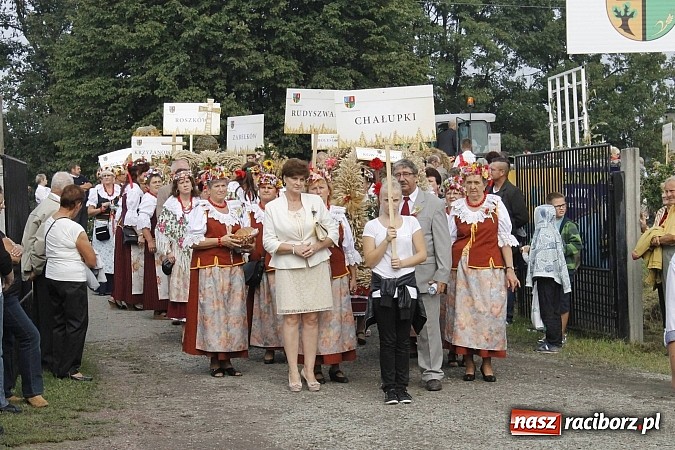 Zdjęcie w galerii na portalu naszraciborz.pl: Korowód jak z Bieńkowic do Raciborza, czyli powiatowe dożynki 2014 wiadomości z regionu