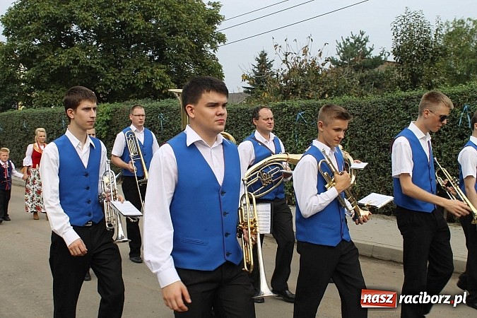 Zdjęcie w galerii na portalu naszraciborz.pl: Korowód jak z Bieńkowic do Raciborza, czyli powiatowe dożynki 2014 wiadomości z regionu