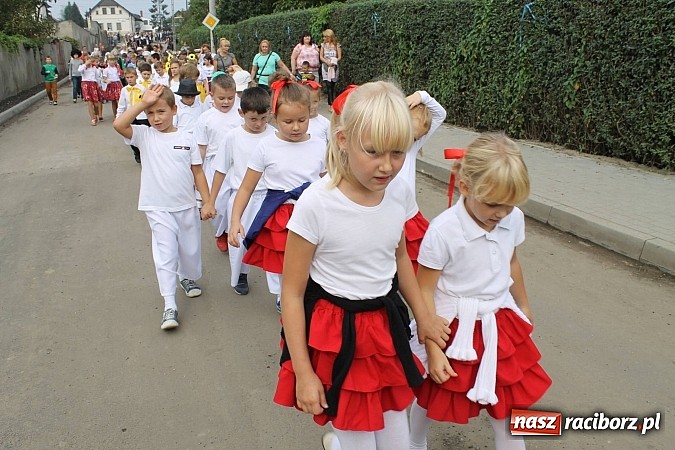 Zdjęcie w galerii na portalu naszraciborz.pl: Korowód jak z Bieńkowic do Raciborza, czyli powiatowe dożynki 2014 wiadomości z regionu