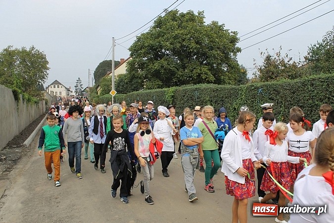 Zdjęcie w galerii na portalu naszraciborz.pl: Korowód jak z Bieńkowic do Raciborza, czyli powiatowe dożynki 2014 wiadomości z regionu