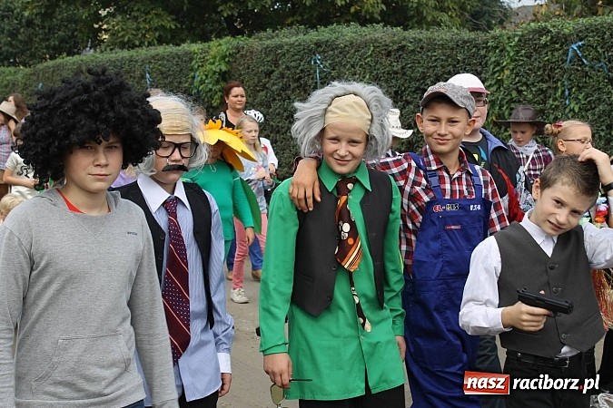 Zdjęcie w galerii na portalu naszraciborz.pl: Korowód jak z Bieńkowic do Raciborza, czyli powiatowe dożynki 2014 wiadomości z regionu