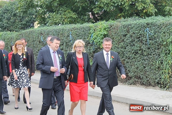 Zdjęcie w galerii na portalu naszraciborz.pl: Korowód jak z Bieńkowic do Raciborza, czyli powiatowe dożynki 2014 wiadomości z regionu