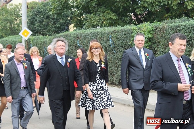 Zdjęcie w galerii na portalu naszraciborz.pl: Korowód jak z Bieńkowic do Raciborza, czyli powiatowe dożynki 2014 wiadomości z regionu