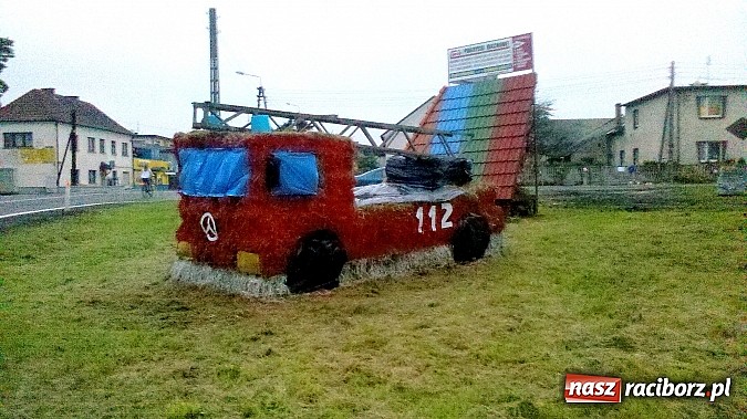 Zdjęcie w galerii na portalu naszraciborz.pl: Korowód jak z Bieńkowic do Raciborza, czyli powiatowe dożynki 2014 wiadomości z regionu