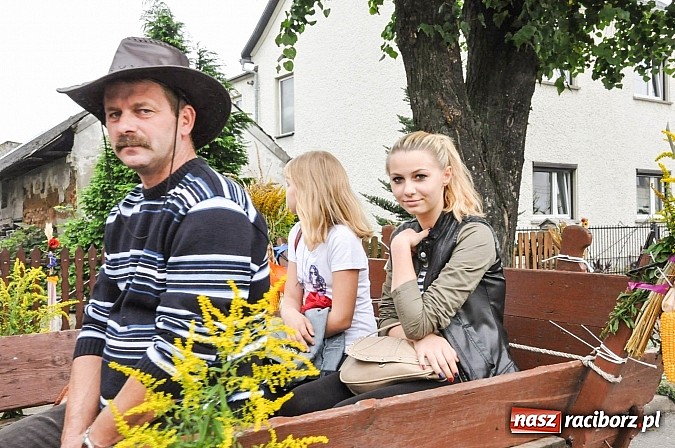 Zdjęcie w galerii na portalu naszraciborz.pl: Słowianki i przyjaciele, czyli dożynki powiatowe w Bieńkowicach na wesoło wiadomości z regionu