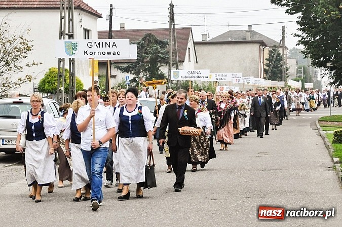 Zdjęcie w galerii na portalu naszraciborz.pl: Słowianki i przyjaciele, czyli dożynki powiatowe w Bieńkowicach na wesoło wiadomości z regionu