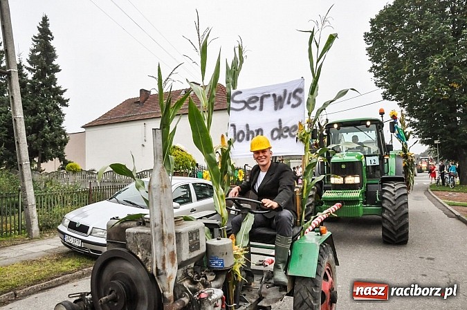 Zdjęcie w galerii na portalu naszraciborz.pl: Słowianki i przyjaciele, czyli dożynki powiatowe w Bieńkowicach na wesoło wiadomości z regionu