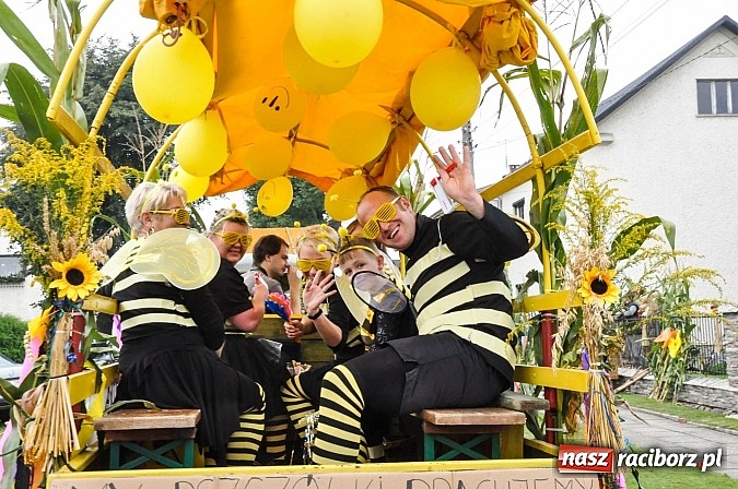 Zdjęcie w galerii na portalu naszraciborz.pl: Słowianki i przyjaciele, czyli dożynki powiatowe w Bieńkowicach na wesoło wiadomości z regionu