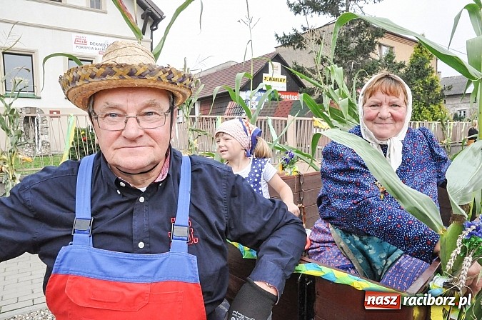 Zdjęcie w galerii na portalu naszraciborz.pl: Słowianki i przyjaciele, czyli dożynki powiatowe w Bieńkowicach na wesoło wiadomości z regionu
