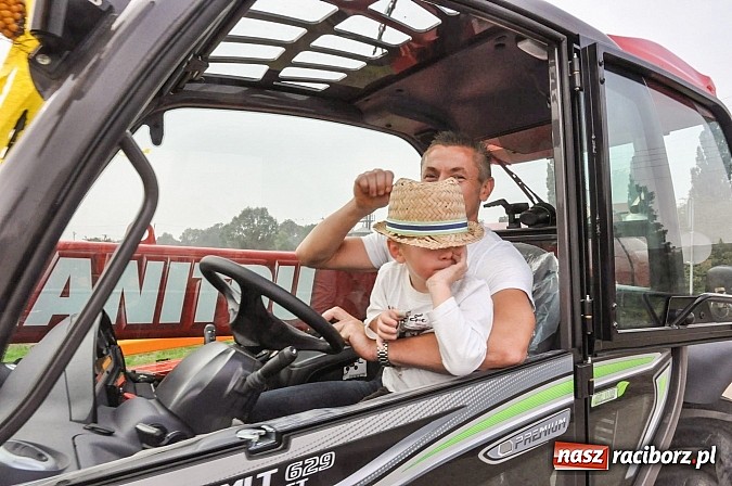Zdjęcie w galerii na portalu naszraciborz.pl: Słowianki i przyjaciele, czyli dożynki powiatowe w Bieńkowicach na wesoło wiadomości z regionu