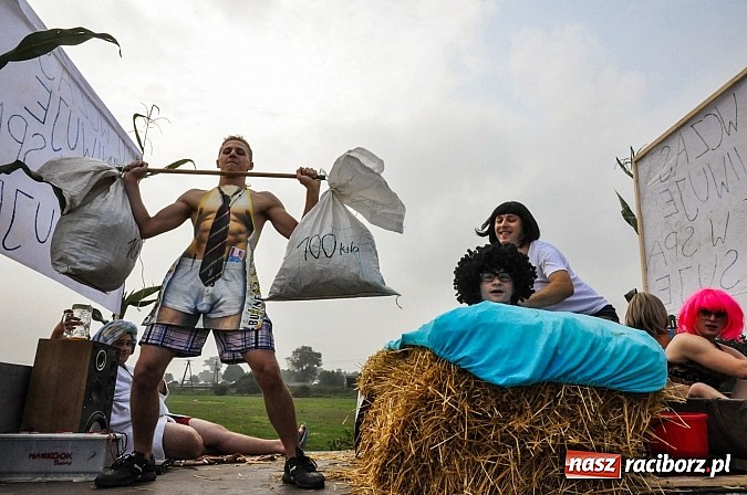 Zdjęcie w galerii na portalu naszraciborz.pl: Słowianki i przyjaciele, czyli dożynki powiatowe w Bieńkowicach na wesoło wiadomości z regionu