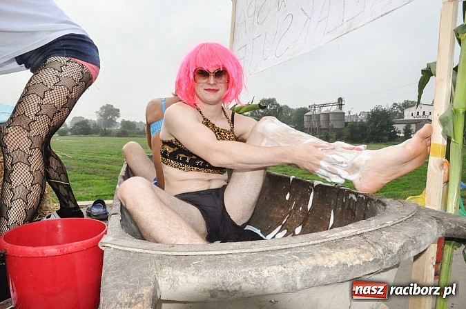 Zdjęcie w galerii na portalu naszraciborz.pl: Słowianki i przyjaciele, czyli dożynki powiatowe w Bieńkowicach na wesoło wiadomości z regionu