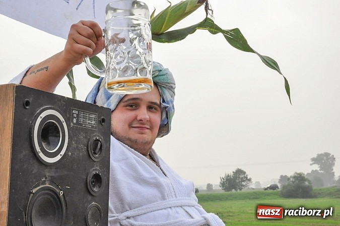 Zdjęcie w galerii na portalu naszraciborz.pl: Słowianki i przyjaciele, czyli dożynki powiatowe w Bieńkowicach na wesoło wiadomości z regionu