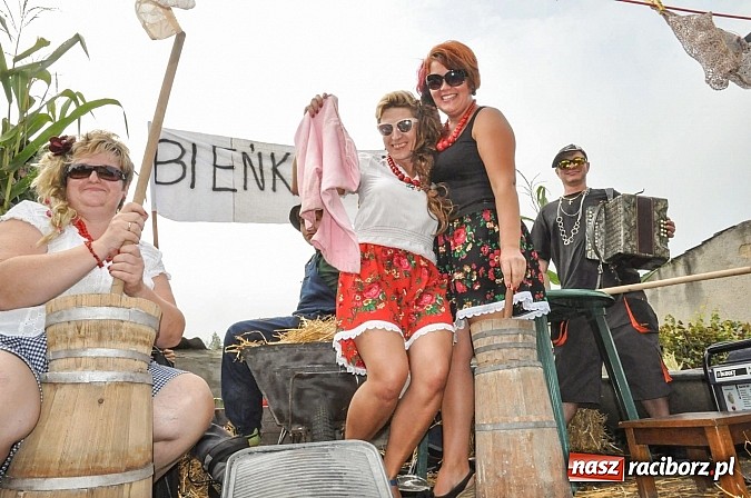 Zdjęcie w galerii na portalu naszraciborz.pl: Słowianki i przyjaciele, czyli dożynki powiatowe w Bieńkowicach na wesoło wiadomości z regionu