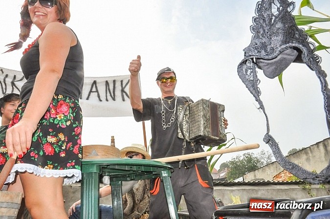 Zdjęcie w galerii na portalu naszraciborz.pl: Słowianki i przyjaciele, czyli dożynki powiatowe w Bieńkowicach na wesoło wiadomości z regionu