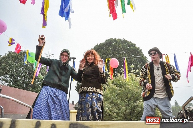 Zdjęcie w galerii na portalu naszraciborz.pl: Słowianki i przyjaciele, czyli dożynki powiatowe w Bieńkowicach na wesoło wiadomości z regionu