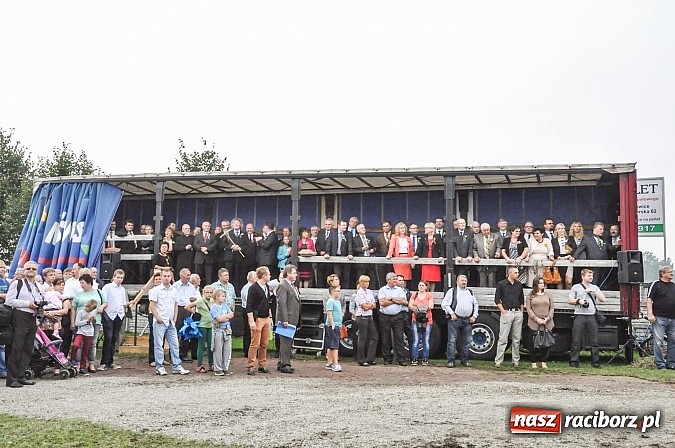 Zdjęcie w galerii na portalu naszraciborz.pl: Słowianki i przyjaciele, czyli dożynki powiatowe w Bieńkowicach na wesoło wiadomości z regionu