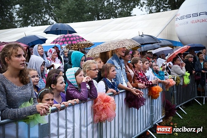 Zdjęcie w galerii na portalu naszraciborz.pl: Ania Wyszkoni na finał bieńkowickich dożynek wiadomości z regionu