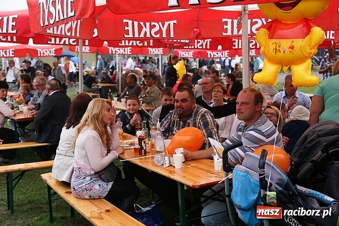 Zdjęcie w galerii na portalu naszraciborz.pl: Ania Wyszkoni na finał bieńkowickich dożynek wiadomości z regionu