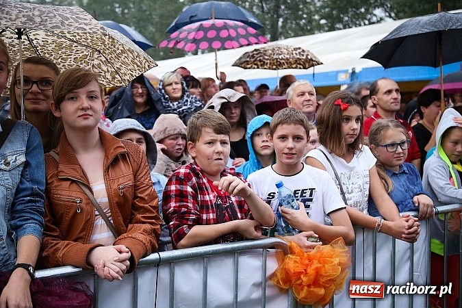 Zdjęcie w galerii na portalu naszraciborz.pl: Ania Wyszkoni na finał bieńkowickich dożynek wiadomości z regionu