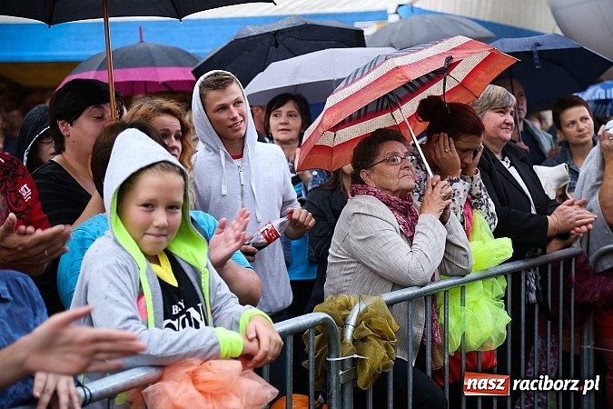 Zdjęcie w galerii na portalu naszraciborz.pl: Ania Wyszkoni na finał bieńkowickich dożynek wiadomości z regionu