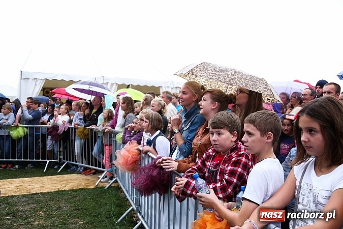 Zdjęcie w galerii na portalu naszraciborz.pl: Ania Wyszkoni na finał bieńkowickich dożynek wiadomości z regionu