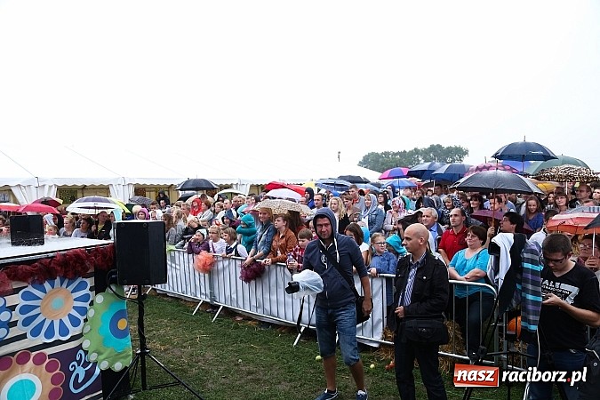 Zdjęcie w galerii na portalu naszraciborz.pl: Ania Wyszkoni na finał bieńkowickich dożynek wiadomości z regionu