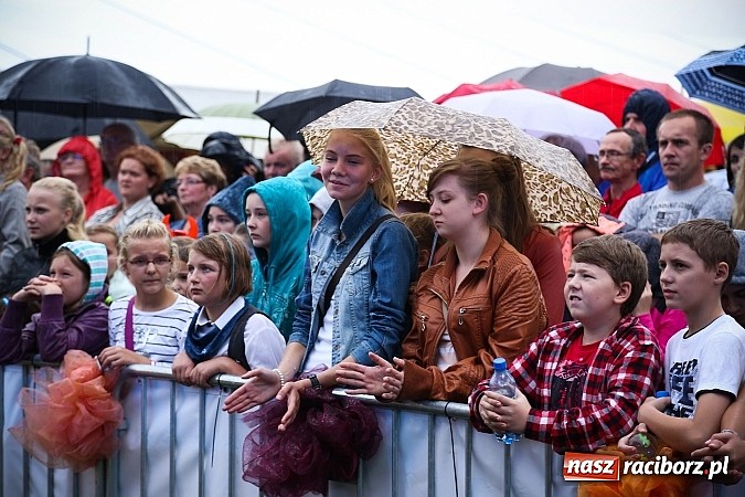 Zdjęcie w galerii na portalu naszraciborz.pl: Ania Wyszkoni na finał bieńkowickich dożynek wiadomości z regionu