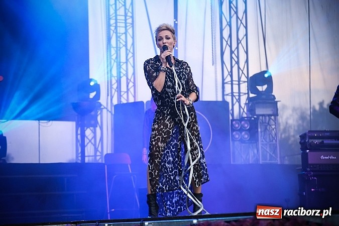 Zdjęcie w galerii na portalu naszraciborz.pl: Ania Wyszkoni na finał bieńkowickich dożynek wiadomości z regionu