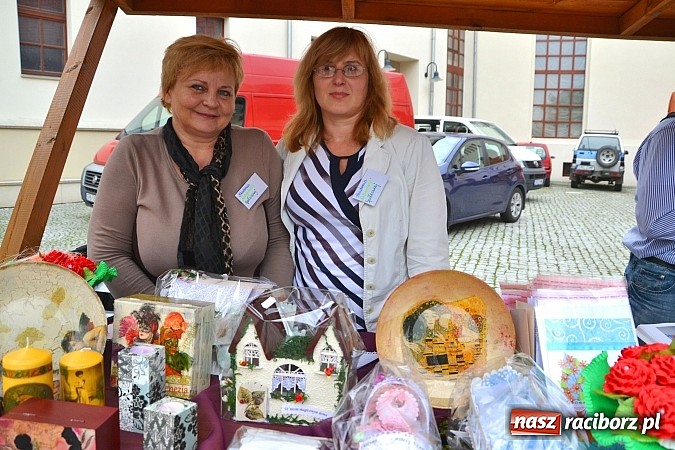 Zdjęcie w galerii na portalu naszraciborz.pl: Organizacje pozarządowe zaprezentowały się na Zamku Piastowskim  wiadomości z regionu