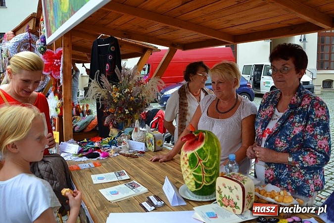 Zdjęcie w galerii na portalu naszraciborz.pl: Organizacje pozarządowe zaprezentowały się na Zamku Piastowskim  wiadomości z regionu