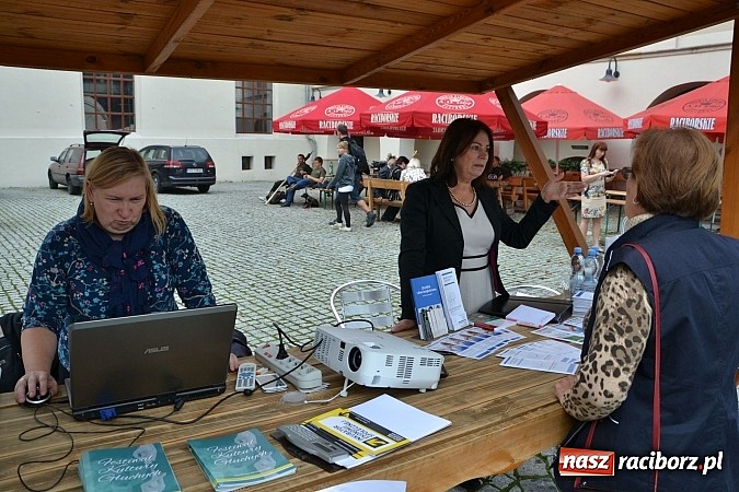 Zdjęcie w galerii na portalu naszraciborz.pl: Organizacje pozarządowe zaprezentowały się na Zamku Piastowskim  wiadomości z regionu