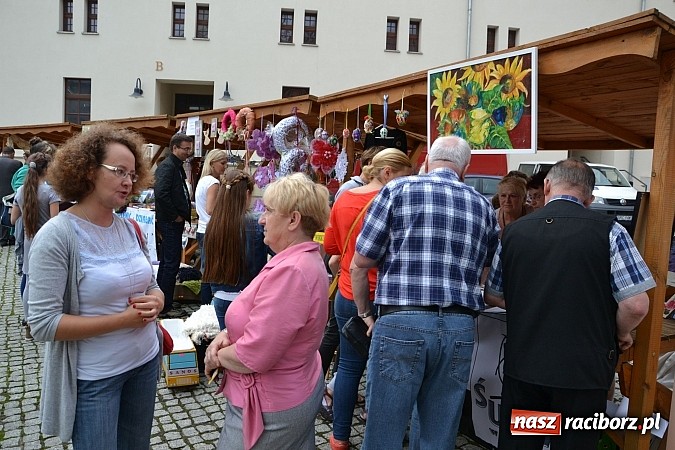Zdjęcie w galerii na portalu naszraciborz.pl: Organizacje pozarządowe zaprezentowały się na Zamku Piastowskim  wiadomości z regionu