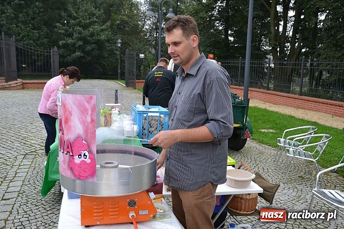 Zdjęcie w galerii na portalu naszraciborz.pl: Organizacje pozarządowe zaprezentowały się na Zamku Piastowskim  wiadomości z regionu