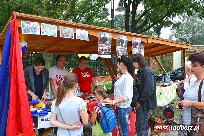 Zdjęcie w galerii na portalu naszraciborz.pl: Organizacje pozarządowe zaprezentowały się na Zamku Piastowskim  wiadomości z regionu