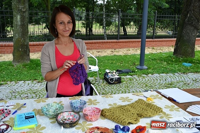 Zdjęcie w galerii na portalu naszraciborz.pl: Organizacje pozarządowe zaprezentowały się na Zamku Piastowskim  wiadomości z regionu